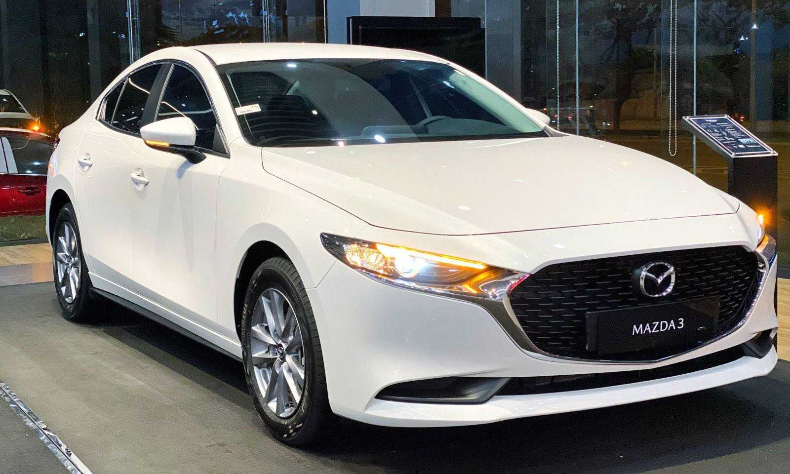 Mazda 3 Deluxe trẻ trung và năng động